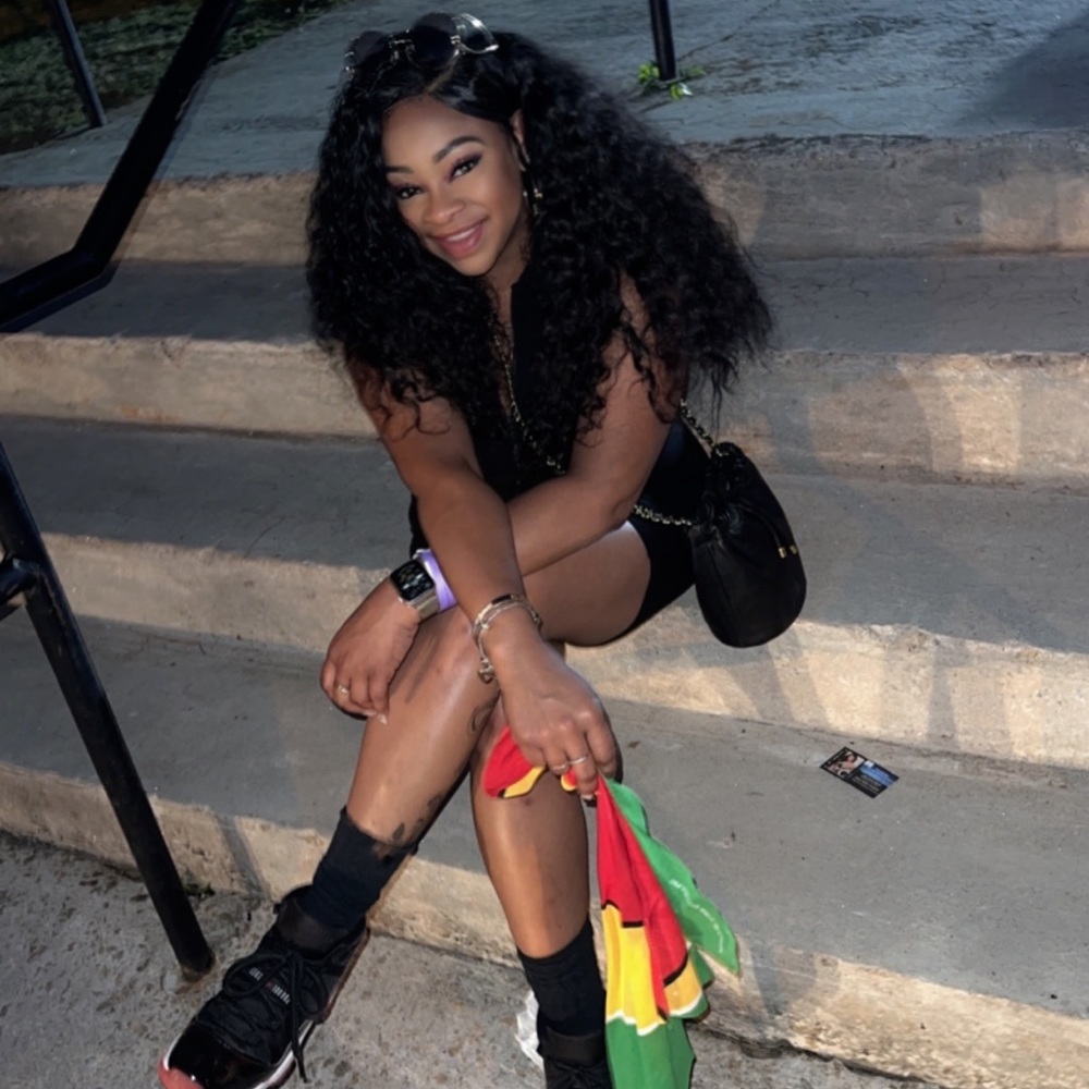 Meet your Posher, Natasha